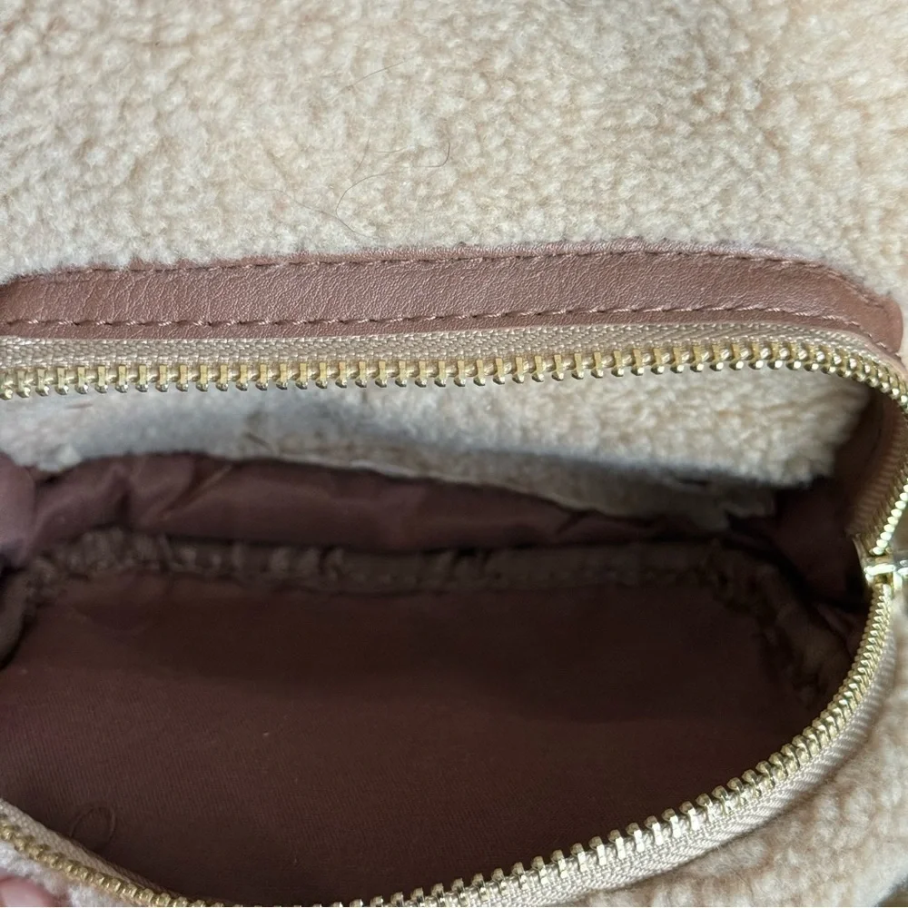 No Boundaries Women's Hands-Free Convertible Backpack Purse Bag Beige Fleece